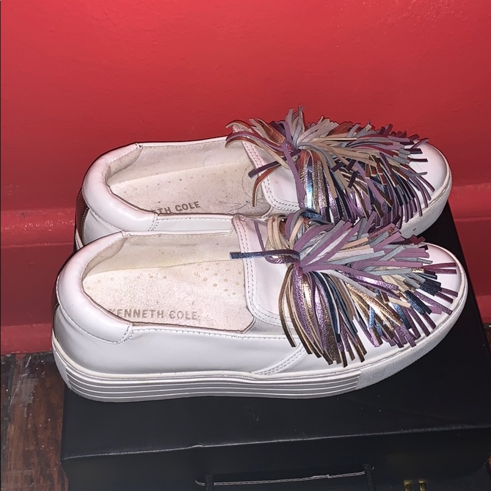 White platform shoe